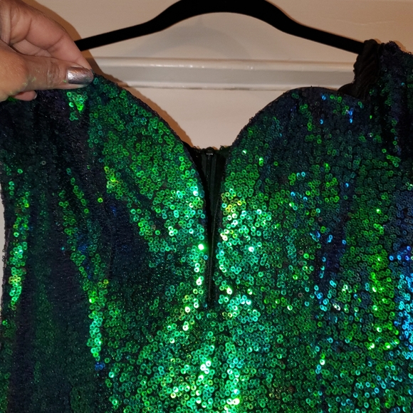 Off the shoulder sequin dress - Picture 5 of 6